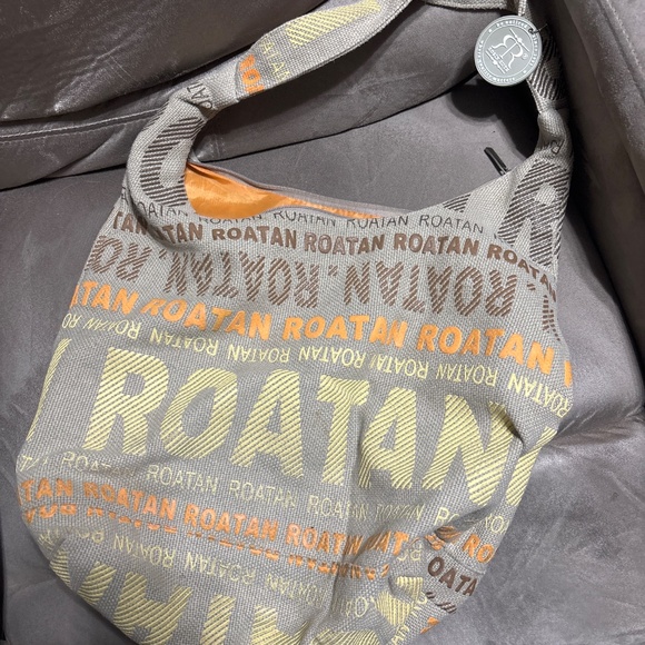 Robin Ruth Purse - Picture 2 of 4